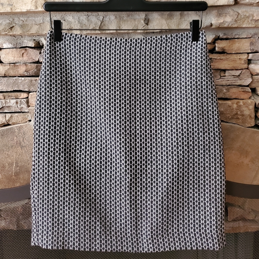 NWOT/ Banana Republic Pencil Skirt